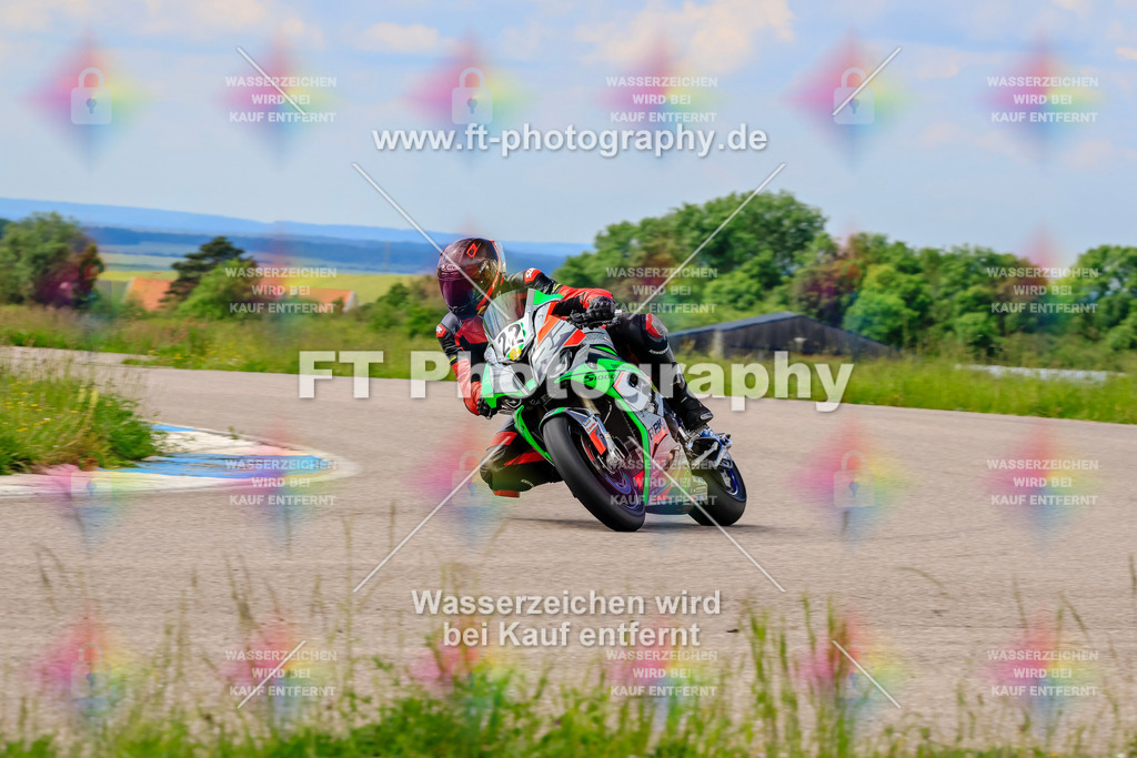 MotoTeam-0950 | Hier findet Ihr Bilder von Touristenfahrten auf der Nürburgring Nordschleife oder von anderen Veranstaltungen die ich besucht habe. Viel Spass beim Durch Schauen 