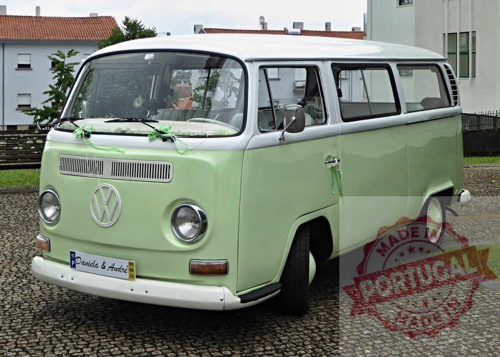 Volkswagen T2 Kombi van serving as wedding car | Light green two-tone Volkswagen T2 Kombi van decorated for a wedding ceremony - Realisiert mit Pictrs.com