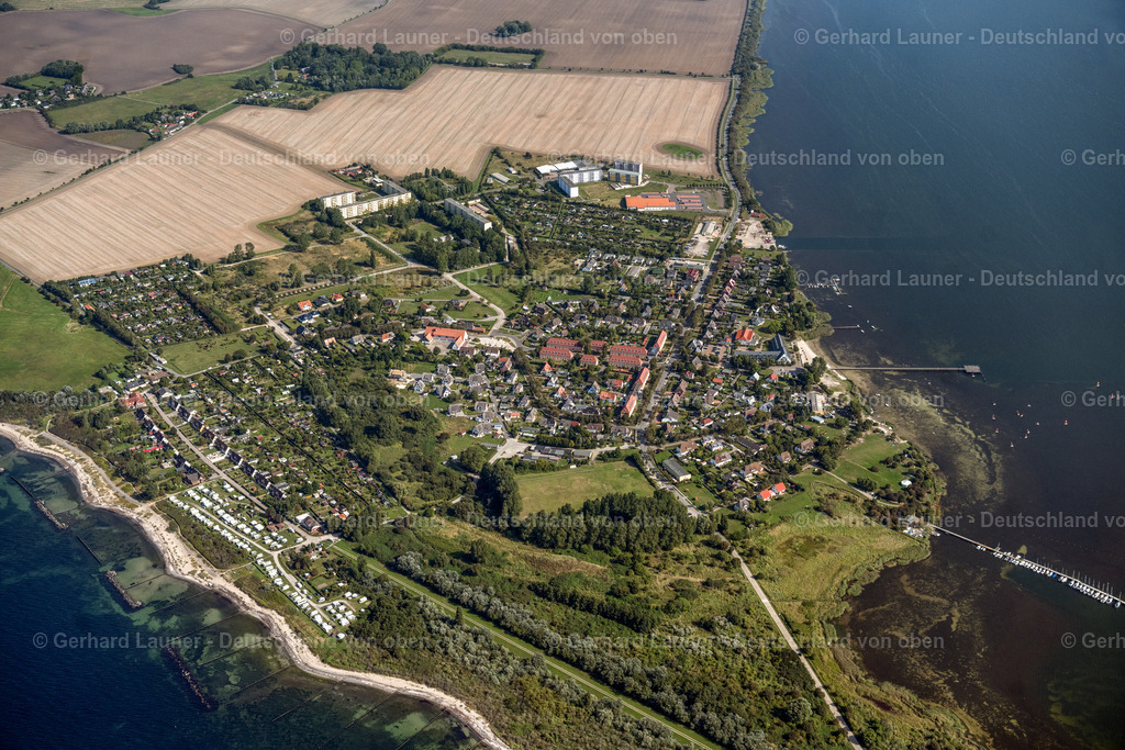 4061476 | DRANSKE 08.09.2021 Ortschaft an den Uferbereichen in Dranske auf Rügen im Bundesland Mecklenburg-Vorpommern, Deutschland. // Town on the banks of the river in Dranske Ruegen in the state Mecklenburg - Western Pomerania, Germany. Foto: Gerhard Launer