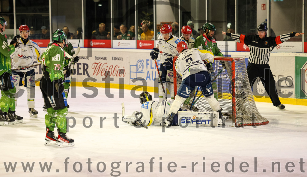 2023-12-26_113_TSV_Erding_gegen_ERV_Schweinfurt | Erding, Deutschland, 26.12.2023:
Eishockey, Bayernliga Vorrunde 2023 / 2024, 20. Spieltag, TSV Erding gegen ERV Schweinfurt, Endergebnis: 9:3

Foto: Christian Riedel / fotografie-riedel.net
