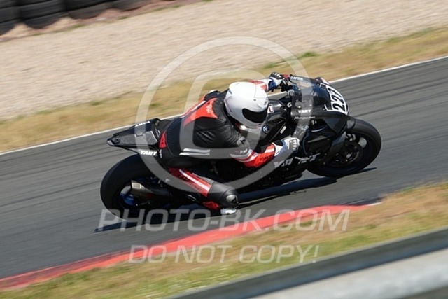 2024_05_16_PBK_14426 | Sportfotografie; SlowMotion; Video; Rennstrecke; Hafeneger; Speer; Racing; RSE; BMW; CBO; Trackday; Motorsportarena; Hockenheimring; Brno; Most; Barcelona; Valencia