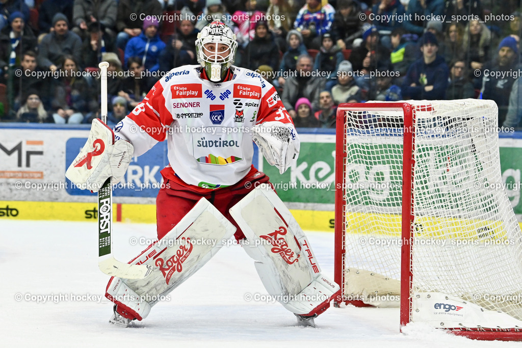 EC IDM WÄRMEPUMPEN VSV vs. HCB Südtirol Alperia | #38 Samuel Harvey HCB Südtirol Alperia, EC IDM WÄRMEPUMPEN VSV vs. HCB Südtirol Alperia, EC IDM WÄRMEPUMPEN VSV vs. HCB Südtirol Alperia am 28.12.2025 in Villach (Stadthalle Villach), Austria, (Photo by Bernd Stefan)