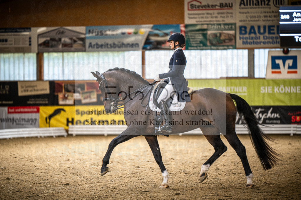 DOS_0006 | Entdecke hochwertige Reitturnierfotos von Foto Oger. Professionell, emotional und authentisch – jetzt Lieblingsmomente im Shop bestellen. - Realisiert mit Pictrs.com