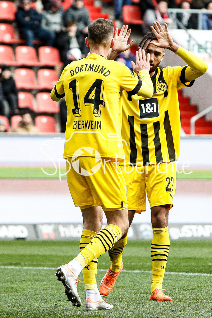 FC Ingolstadt - Borussia Dortmund Amateure | Erneut jubelt Dortmund - diesmal durch das 0-2, wieder durch Justin NJINMAH (BVB #11) / DFL REGULATIONS PROHIBIT ANY USE OF PHOTOGRAPHS AS IMAGE SEQUENCES AND/OR QUASI-VIDEO