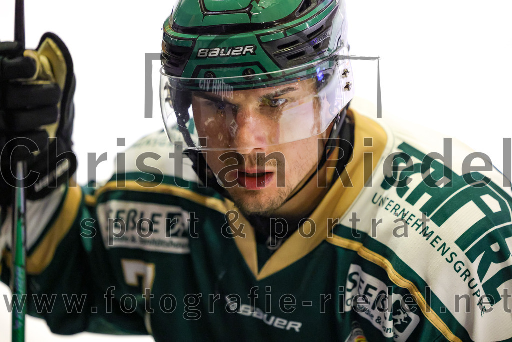 2026-02-27_121_TSV_Erding_gegen_EV_Fuessen | Erding, Deutschland, 27.02.2026:Eishockey, Oberliga Süd 2025 / 2026, 51. Spieltag, TSV Erding gegen EV Füssen, Endergebnis: 2:4Louis Trattner (Erding Gladiators, #7)Foto: Christian Riedel / fotografie-riedel.net