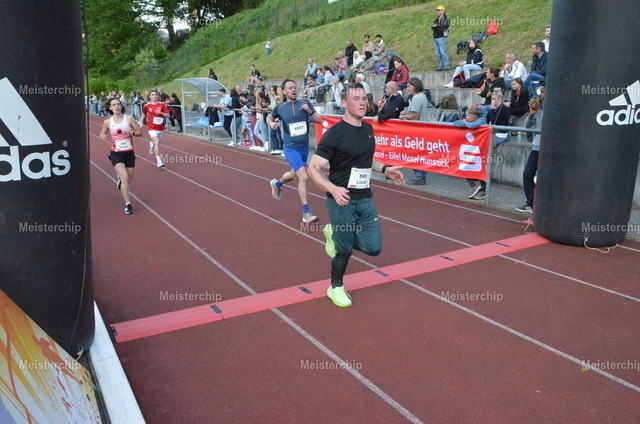 19-25-44_ | Meisterchip Fotoshop - Realisiert mit Pictrs.com