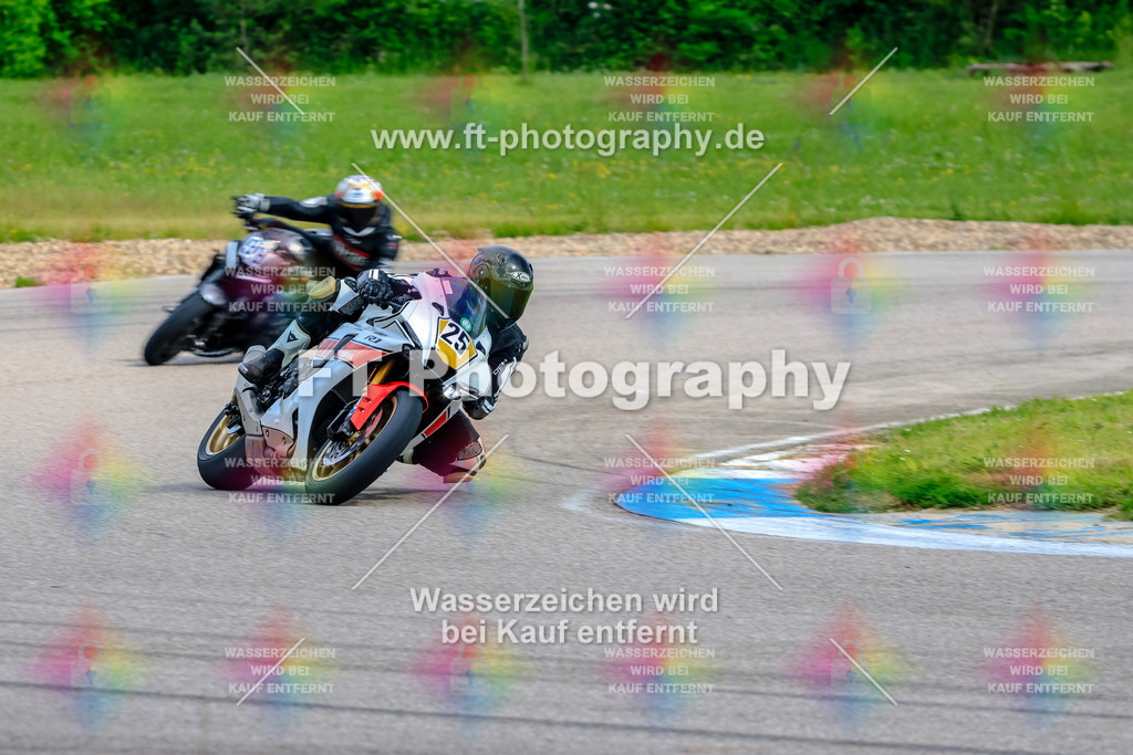 MotoTeam-8965 | Hier findet Ihr Bilder von Touristenfahrten auf der Nürburgring Nordschleife oder von anderen Veranstaltungen die ich besucht habe. Viel Spass beim Durch Schauen 
