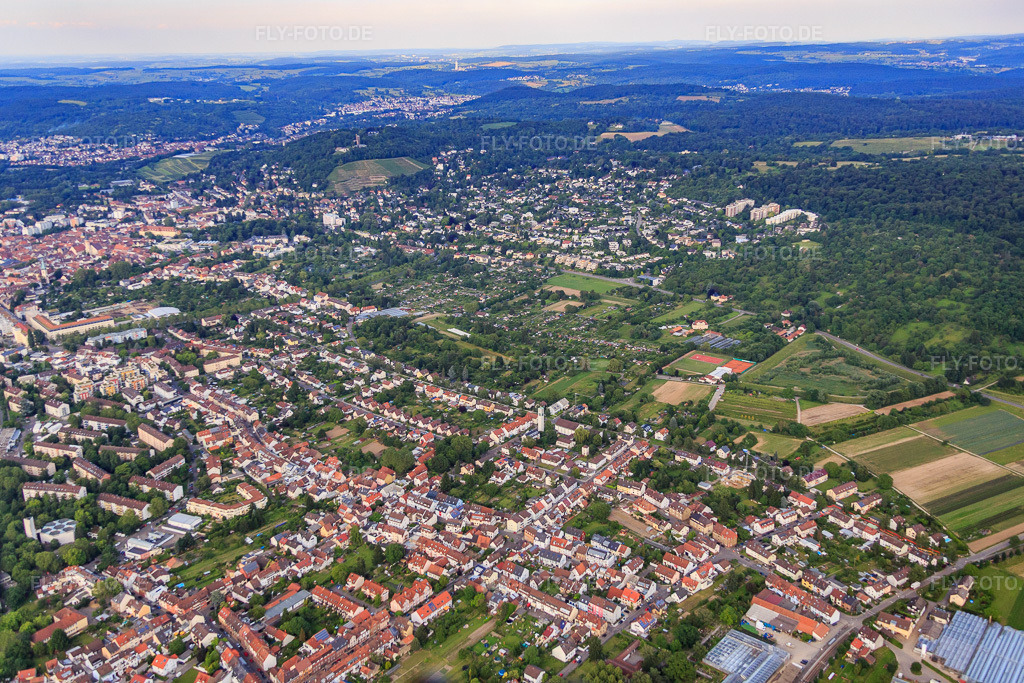 Luftbild: Ortsansicht im Ortsteil Durlach in Karlsruhe im Bundesland Baden-Württemberg in Deutschland. Foto: IMG_089265.jpg vom 10.06.2016 durch Werner Riehm/FLY-FOTO.de