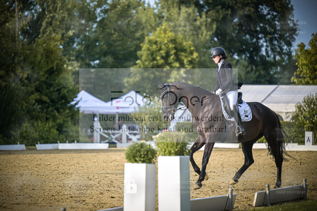 DOS_1107 | Entdecke hochwertige Reitturnierfotos von Foto Oger. Professionell, emotional und authentisch – jetzt Lieblingsmomente im Shop bestellen. - Realisiert mit Pictrs.com