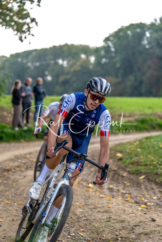 Ralf Eppink Photography 20251012_DSC02824 | Sportfotografie, Eventfotografie, Porträtfotografie, Radsport Fotograf, Triathlon Fotograf, Düsseldorf Fotograf, Köln Fotograf, Actionfotografie, Teamfotografie, Peoplefotografie, Business Portraits, Veranstaltungsfotografie, Reportagefotografie - Realisiert mit Pictrs.com