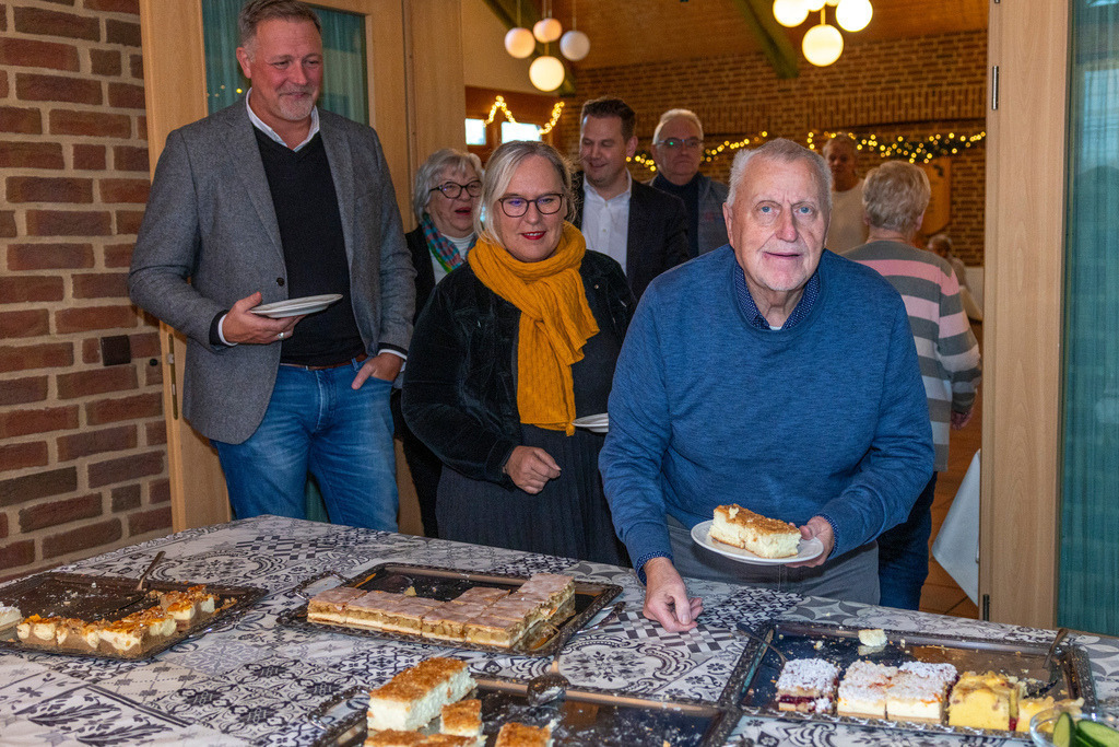 top-top.de 241127-029 | Foto, Video, Fotografie, Videografie, Fotobox, DJ, Discjockey, Musik, Musikbox, Veranstaltung, Photobooth, Amazon, Ebay, Buchtipp, Bestseller, Autor, Verlag, Buch, Wesel, Hamminkeln, NRW, Dinslaken, Rees, Drohne, Hochzeit, Party, Fotobox, Wesel, Fotograf