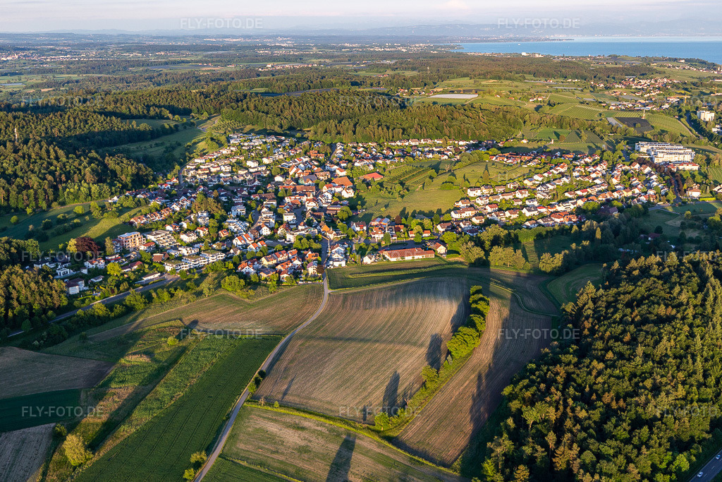 Luftbild: Daisendorf in Meersburg im Bundesland Baden-Württemberg in Deutschland. Foto: IMG_132132.jpg vom 26.05.2022 durch Werner Riehm/FLY-FOTO.de