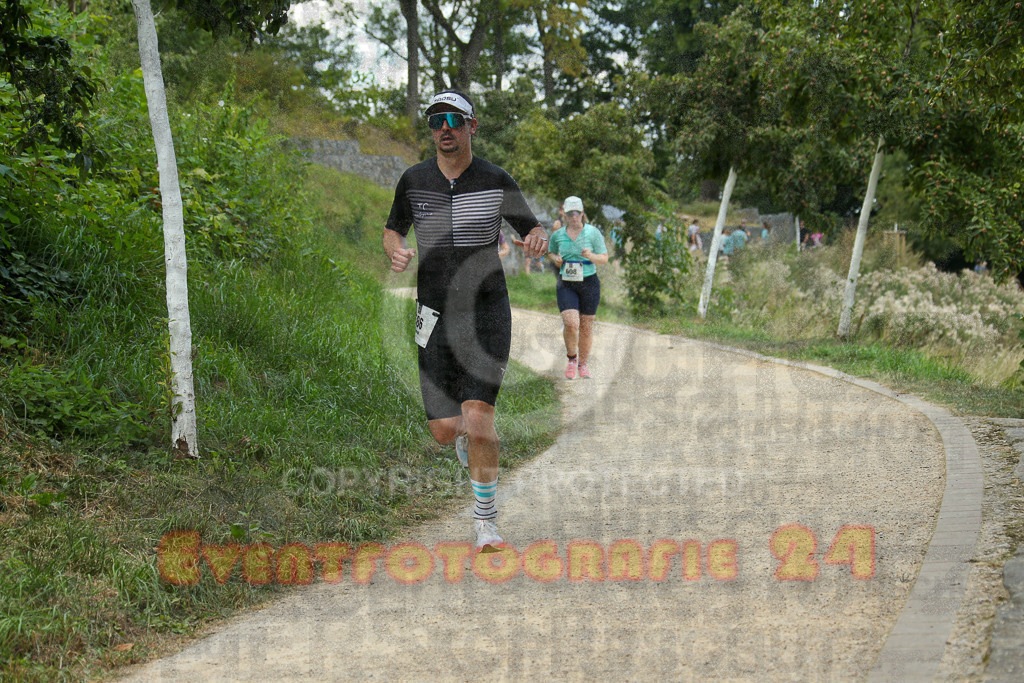 250824_1428_EX1_6345 | Sportfotografie im Rhein-Sieg Kreis, Köln, Bonn, NRW, Rheinland Pfalz, Hessen, etc. Unser Tätigkeitsfeld umfasst den Laufsport vom Volkslauf über den Marathon, Duathlon, Triathon bis zum Ultralauf wie Kölnpfad Ultra oder Schindertrail.