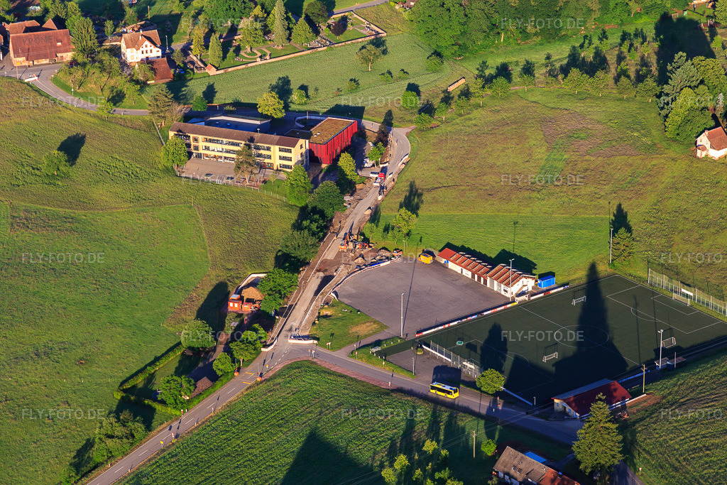 Luftbild: Sportplatz des Sg Freiamt und MOTORSPORT RACING TEAM FREIAMT e.V und Schulzentrum Freiamt im Ortsteil Ottoschwanden in Freiamt im Bundesland Baden-Württemberg in Deutschland.Foto: IMG_147535.jpg vom 30.05.2025 durch Werner Riehm/FLY-FOTO.deSGFO | der SG Freiamt/Ottoschwanden e.Vmsrt-freiamt.deschulzentrum-freiamt.de