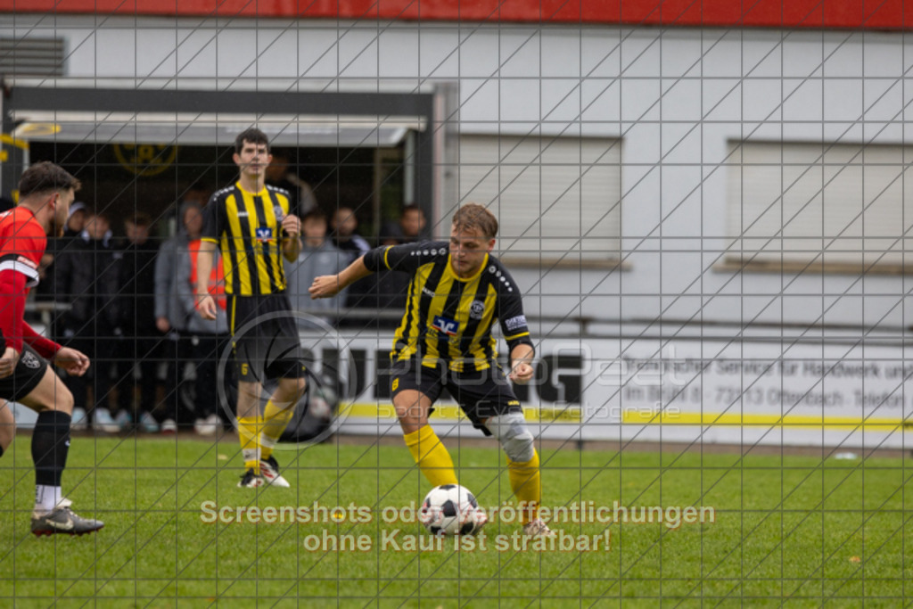 20251005_134746_0202 | #,TSV Ottenbach (gelb) vs. TV Birenbach (rot), Fussball, Kreisliga B8, Bezirk Neckar/Fils, 07. Spieltag, Saison 2025/2026, Rasenplatz, Rasensportplatz, Im Buchs, 73113 Ottenbach, 05.10.2025 - 13:00 Uhr,Foto: PhotoPeet-Sportfotografie/Peter Harich