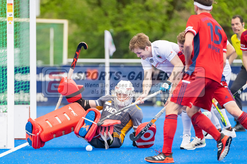 HK_20230422_107192 | 1. Bundesliga Herren Crefelder HTC - Düsseldorfer HC am 22.4.2023 Krefelder HTC ( CHTC ), Krefeld , Elias Friedrich ( Crefelder HTC #11 ) , Zickler Anton Torwart ( Düsseldorfer HC #32 )