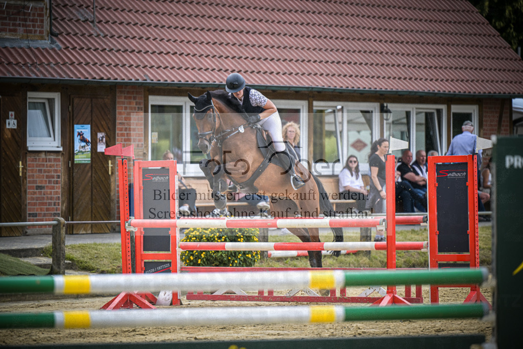 DOS_6140 | Entdecke hochwertige Reitturnierfotos von Foto Oger. Professionell, emotional und authentisch – jetzt Lieblingsmomente im Shop bestellen.Deutschlandweite Turnierfotografie. - Realisiert mit Pictrs.com