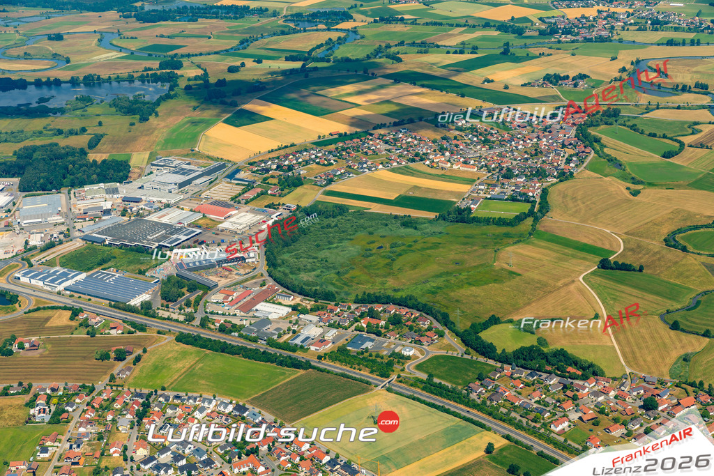 Das Luftbild zeigt : Michelsdorf-Gewerbegebiet Cham - Die Luftaufnahme wurde 2023 vom UL-Flugzeug aus erstellt ( keine Drohne ) - Hochauflösende Luftaufnahme - Für grossformatige Ausdrucke geeignet. Die Geschenkidee !Mit Lizenz und Bildrechte bestellbar