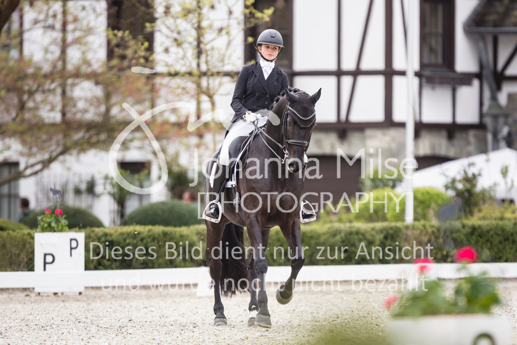 260412_Kronberg_S-Dressur-610 | Deine schönsten Turniermomente als professionelle Fotos! Entdecke hochwertige Pferdesport-Fotografie im Online-Shop. Jetzt Fotos finden & bestellen!