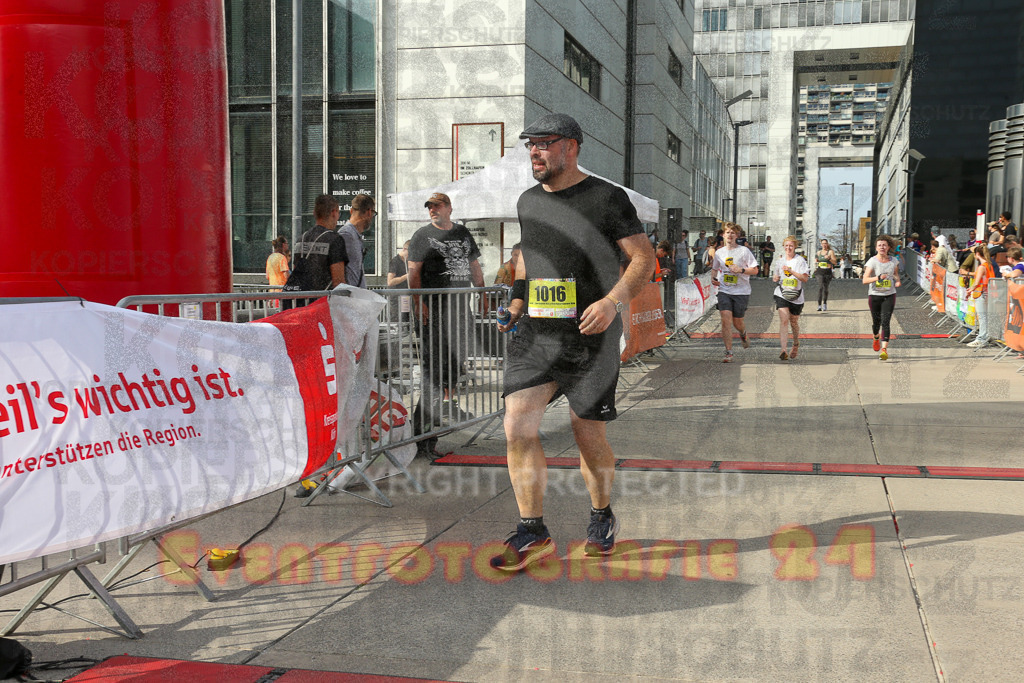250920_1536_EX1_0201 | Sportfotografie im Rhein-Sieg Kreis, Köln, Bonn, NRW, Rheinland Pfalz, Hessen, etc. Unser Tätigkeitsfeld umfasst den Laufsport vom Volkslauf über den Marathon, Duathlon, Triathon bis zum Ultralauf wie Kölnpfad Ultra oder Schindertrail.