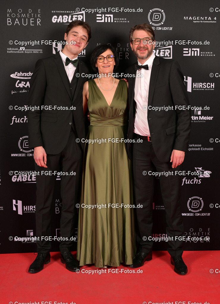 20240113-fge-fotos-0299 | Eröffnungsball der FGE am 13.01.2024 im Alten Stadttheater in Eichstätt. - Realisiert mit Pictrs.com