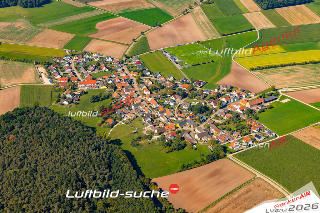 Neuses Burgoberbach Bild- Das Luftbild wurde 2025 vom UL-Flugzeug heraus erstellt ( keine Drohne ) - Hochauflösende Luftaufnahme -Nicht vergleichbar mit Google Maps oder Satelittenbilder- Die Geschenkidee !Mit Lizenz und Bildrechte bestellbar