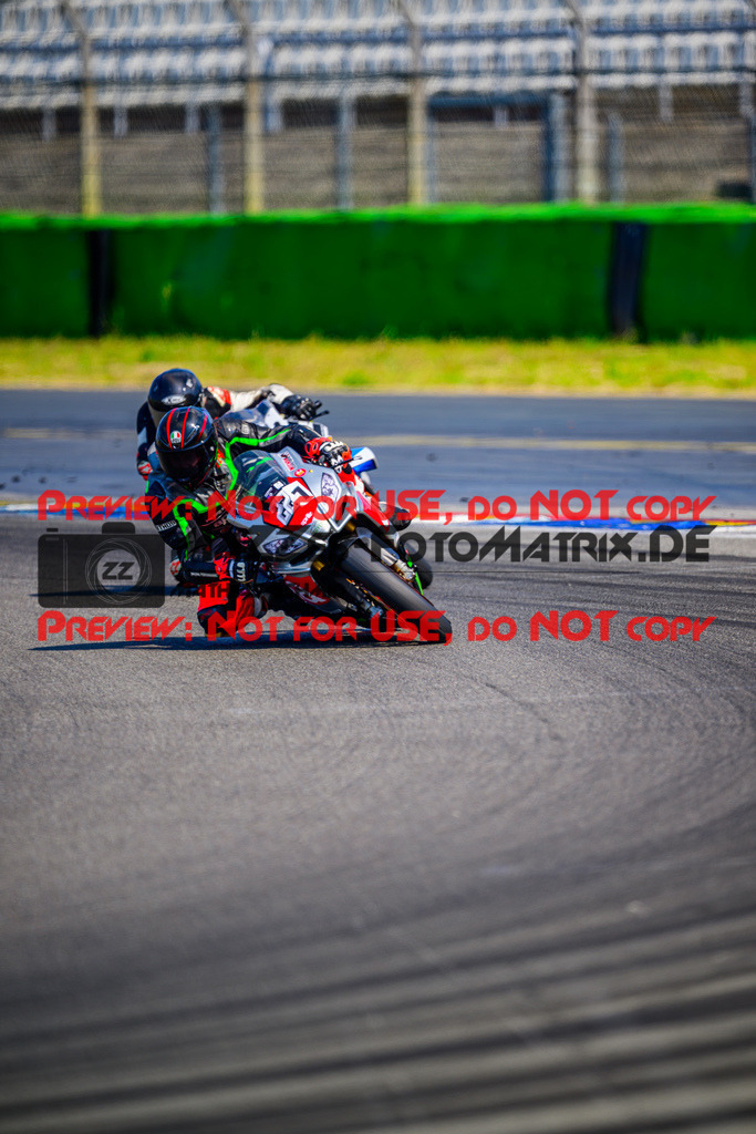 MaZZes_Fotomatrix_20250816_6007705_4379-2 | WEISS