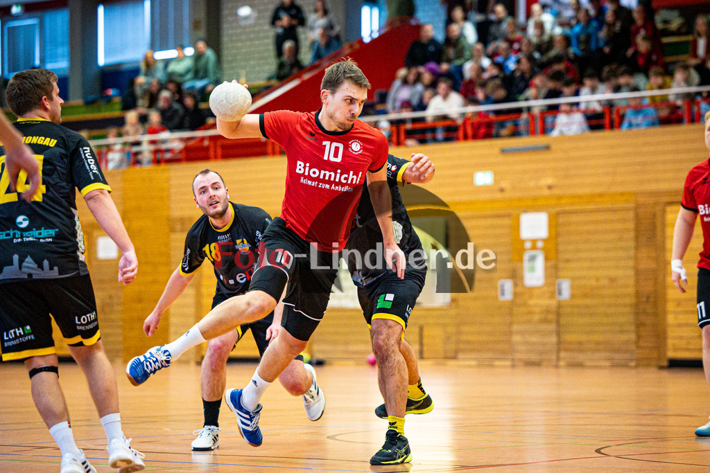TSV Weiheim II gegen TSV Schongau | Bezirksliga Handball Herren 2024/25, TSV Weiheim II gegen TSV Schongau, 20250118,Kilian HIERONYMUS (TSV Weilheim II 10) in Aktion,2025-01-18 in Weilheim (Jahnhalle)Kilian HIERONYMUS (TSV Weilheim II 10)Copyright: WolfgangxLindner foto-lindner.de