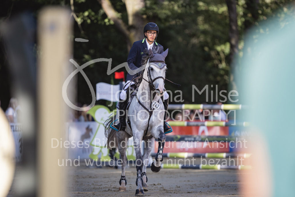 230826_Delbrueck_S1-Spr-909 | Deine schönsten Turniermomente als professionelle Fotos! Entdecke hochwertige Pferdesport-Fotografie im Online-Shop. Jetzt Fotos finden & bestellen!