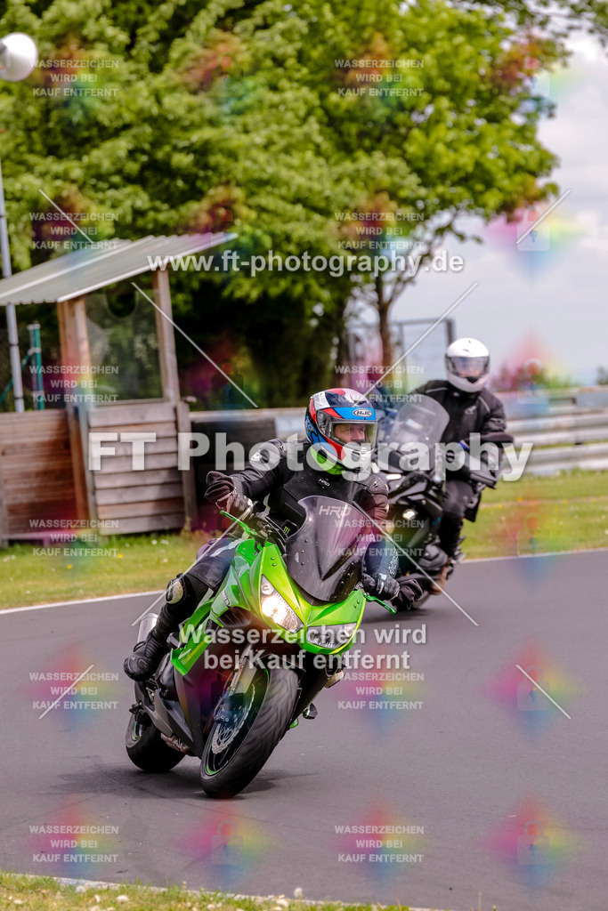 MotoTeamVBK-20811 | Hier findet Ihr Bilder von Touristenfahrten auf der Nürburgring Nordschleife oder von anderen Veranstaltungen die ich besucht habe. Viel Spass beim Durch Schauen 