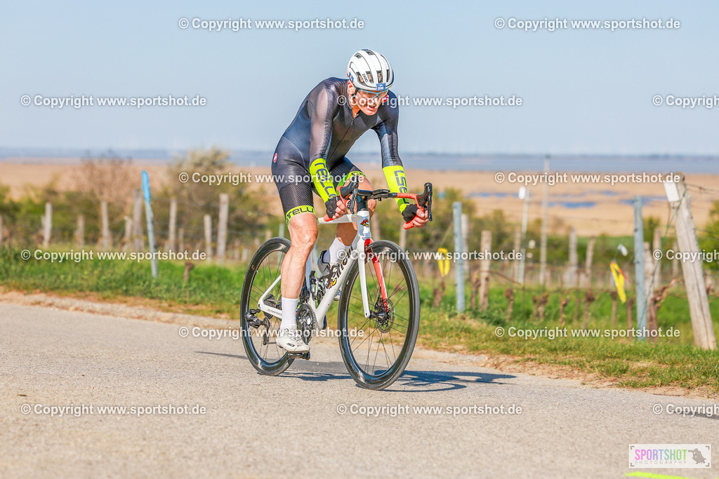 721_AR6_8304 | Neusiedlersee Radmarathon 2026@sportshot_your_pictrs #yourpictures#roadtowm2029 #nrm #neusiedlerseeradmarathon #neusiedlersee #neusiedlerseetourismus #burgenland #mörbisch #nrm26 #burgenlandtourismus #voglundco #poweredbyburgenlandtourismus #radsport #rad #marathon #ucigranfondo #visitburgenland #ucigranfondoworldseries