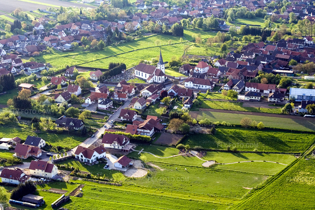 Aerial view: View of the town in Seebach in the state Bas-Rhin, France.Photo: IMG_10611.jpg taken on 05/04/2008 by Werner Riehm/FLY-FOTO.comResolution of the original: 3456 x 2304 px