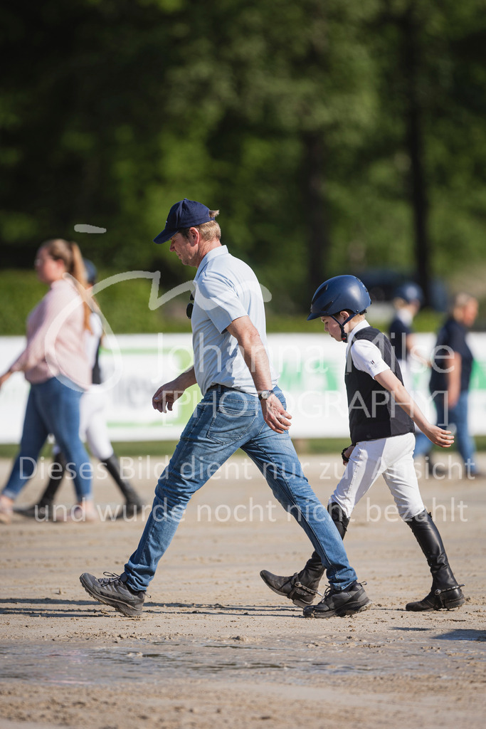 250501_MünsterHandorf_PonyTrophy-205 | Deine schönsten Turniermomente als professionelle Fotos! Entdecke hochwertige Pferdesport-Fotografie im Online-Shop. Jetzt Fotos finden & bestellen!