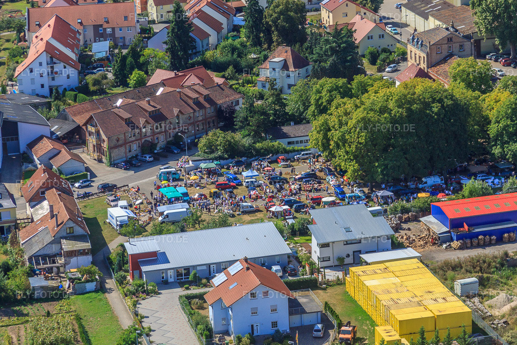 Luftbild: Flohmarkt in Rheinzabern im Bundesland Rheinland-Pfalz in Deutschland. Foto: IMG_20580.jpg vom 30.08.2009 durch Werner Riehm/FLY-FOTO.de