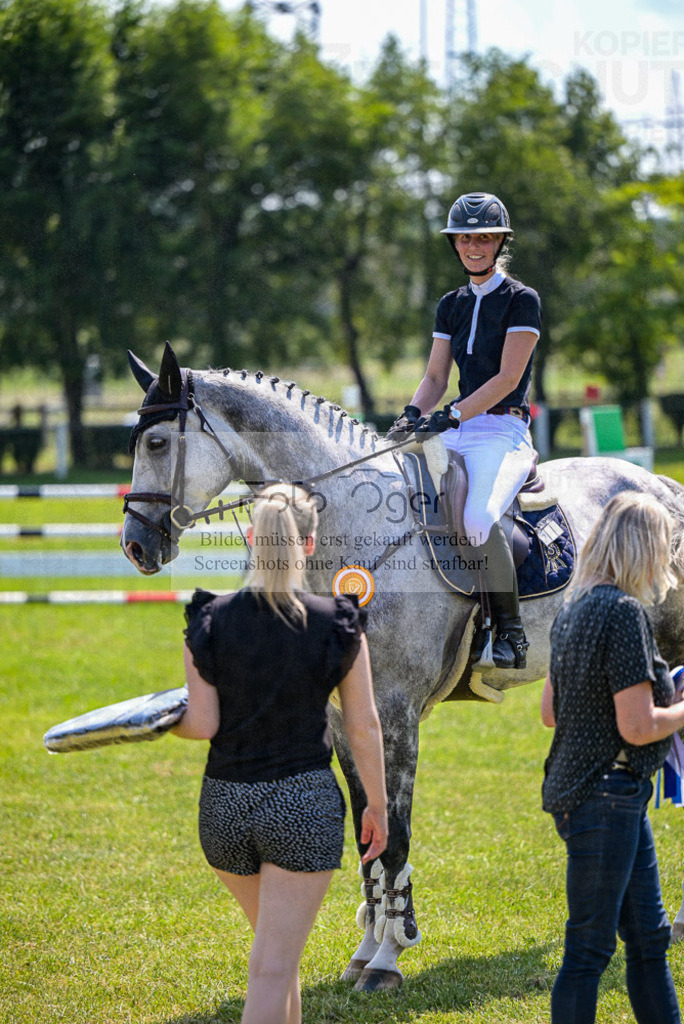 Reitturnier Voxtrup | Entdecke hochwertige Reitturnierfotos von Foto Oger. Professionell, emotional und authentisch – jetzt Lieblingsmomente im Shop bestellen.Deutschlandweite Turnierfotografie. - Realisiert mit Pictrs.com