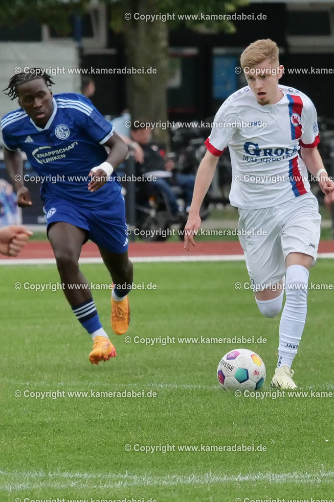 Fußball : Testspiel : SuS 09 Dinslaken - Schalke 04 U 19 am 25.07.2024 | Foto : Jochen Emde / www.kameradabei.de - Realisiert mit Pictrs.com