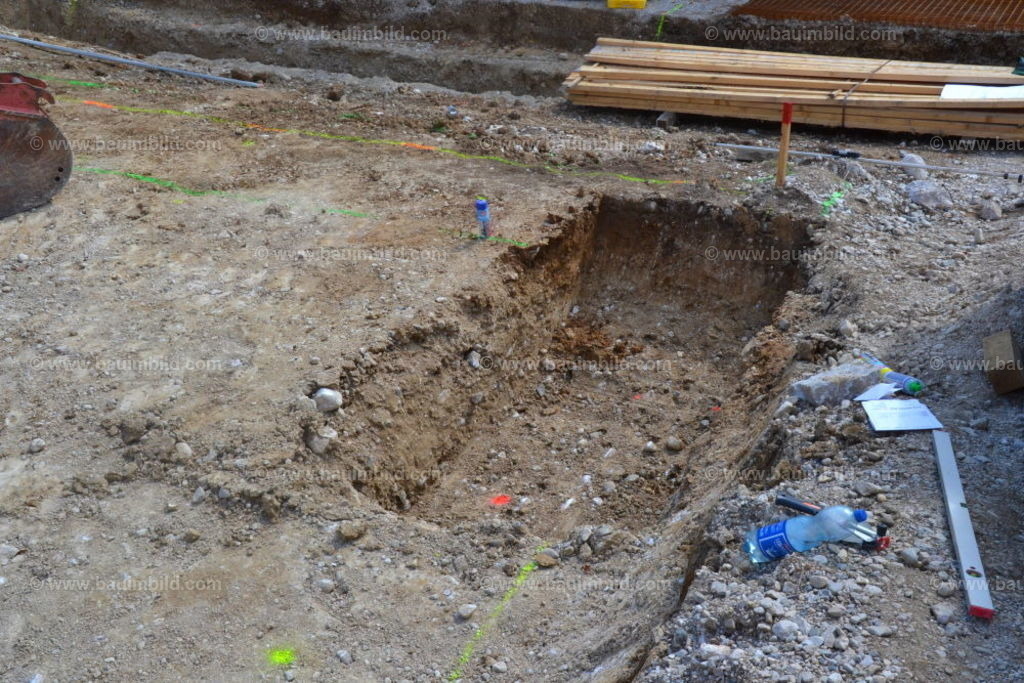 bib-lg02-erdarbeiten-0100 | Nach LV-Leistungsgruppen sortierte Detailfotos über den Bau eines Hauses. Alle Hausbau-Bilder direkt vom Urheber und Autor der Website Haus-Selber-Bauen.com