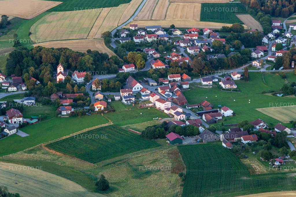 Tunding www.mengkofen.de | Luftbild: Tunding www.mengkofen.de im Ortsteil Tunding in Mengkofen im Bundesland Bayern in Deutschland. Foto: IMG_133385.jpg vom 03.07.2022 durch ©2025 Werner Riehm fly-foto.de/copyright - Realisiert mit Pictrs.com