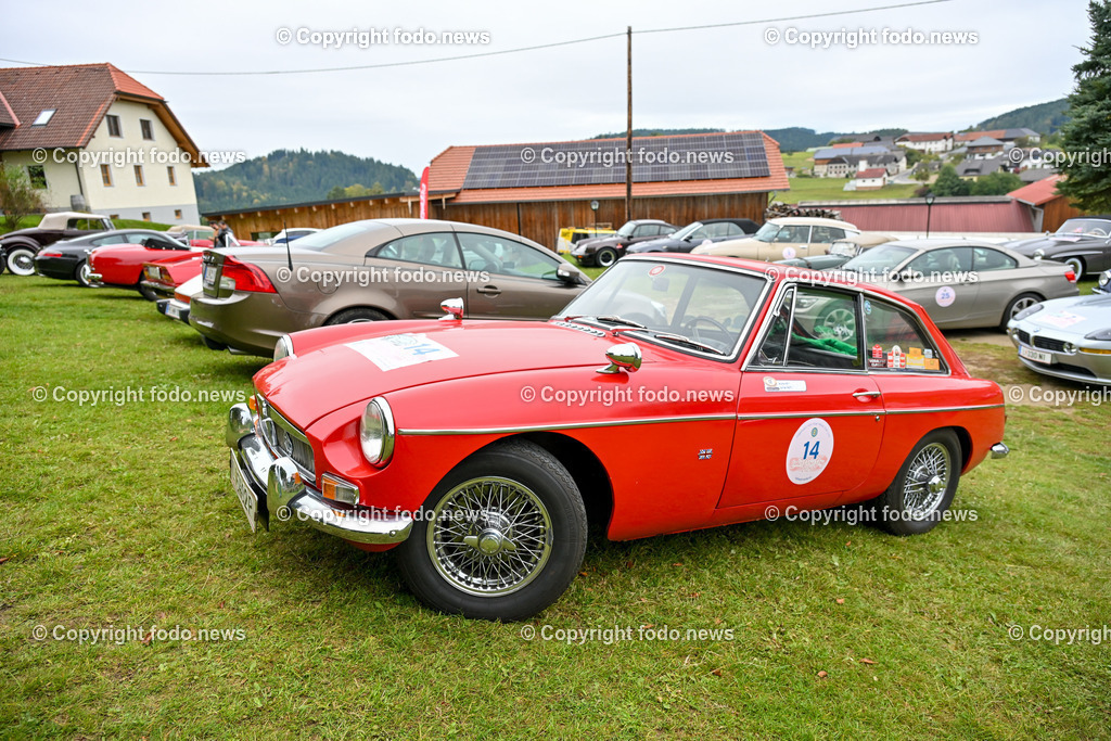 Frauen fuer Frauen_ Charity Oldtimerfahrt_ 04.10.2025-188 | 04.10.2025, Linz, AUT, Oldtimer Charity im Bild Frauen fuer Frauen Oldtimerfahrt, Teilnehmer©Harald Dostal / fodo.media