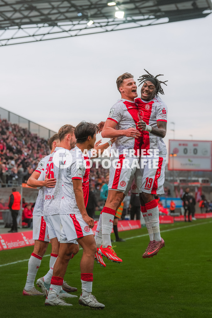 GER Rot-Weiss Essen vs. SSV Ulm, Fussball, 3. Liga, Spieltag 19, Saison 2025/2026, 20.12.2025 | GER Rot-Weiss Essen vs. SSV Ulm, Fussball, 3. Liga, Spieltag 19, Saison 2025/2026, 20.12.2025Foto: Fabian Friese - Realisiert mit Pictrs.com