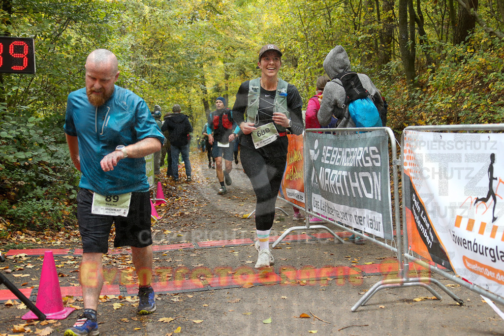 251026_1314_EX1_2988 | Sportfotografie im Rhein-Sieg Kreis, Köln, Bonn, NRW, Rheinland Pfalz, Hessen, etc. Unser Tätigkeitsfeld umfasst den Laufsport vom Volkslauf über den Marathon, Duathlon, Triathon bis zum Ultralauf wie Kölnpfad Ultra oder Schindertrail.