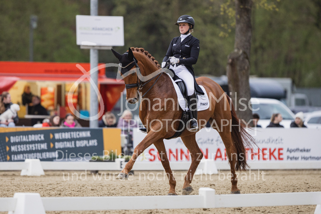 230429_Dressurfestival_S3St-257 | Deine schönsten Turniermomente als professionelle Fotos! Entdecke hochwertige Pferdesport-Fotografie im Online-Shop. Jetzt Fotos finden & bestellen!