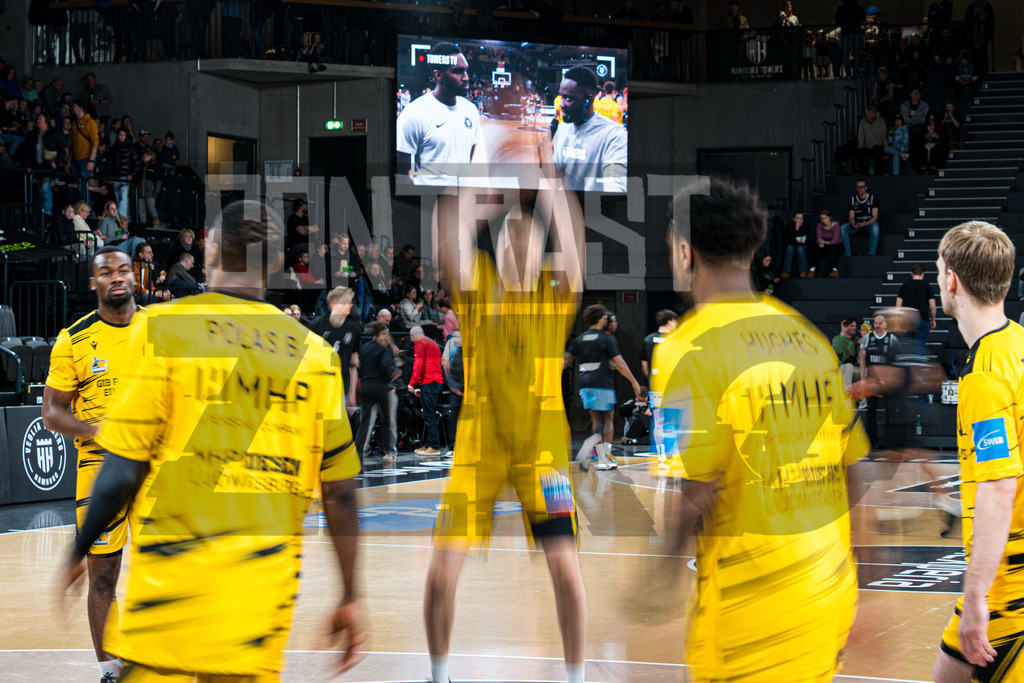 Basketball I Herren I Bundesliga I Saison 2025/2026 I 8. Spieltag I Veolia Towers Hamburg - MHP Riesen Ludwigsburg | CONTRAST ZERØ MEDIA - Realisiert mit Pictrs.com