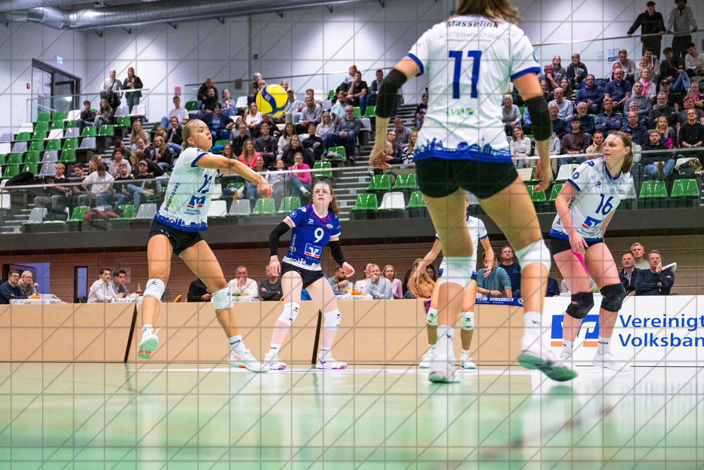 2. VBLF Nord 25/26 | Spiel 4017 | VC Osnabrück vs. Potsdam II | LORENZ Lotta (VC Osnabrück e.V. #12) //  25.10.25: 2. VBLF Nord 25/26 | Spiel 4017 | VC Osnabrück vs. Potsdam II / Osnabrück / Deutschland  //   CREDIT:www.bullenfotos.de, Martin König, Hörner Weg 40, D-49078 Osnabrück, +4917663732967 // Nutzung und Weitergabe nur zu den vereinbarten Zwecken. Presseanfragen an Ersteller. Alle Rechte beim Ersteller. Honorierung nach MFM. - Realisiert mit Pictrs.com
