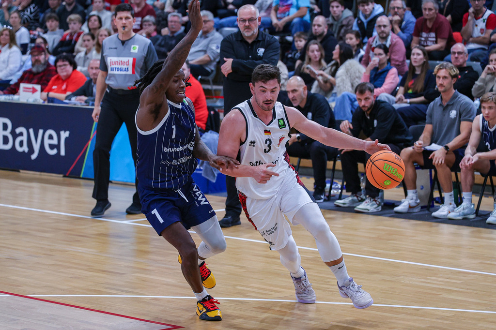 BAYER GIANTS vs VfL Sparkassenstars Bochum-49 | Fotos von Basketballspielen aus dem Raum NRW fotografiert von Gero Mueller-Laschet und Daniel Schaefer - Realisiert mit Pictrs.com