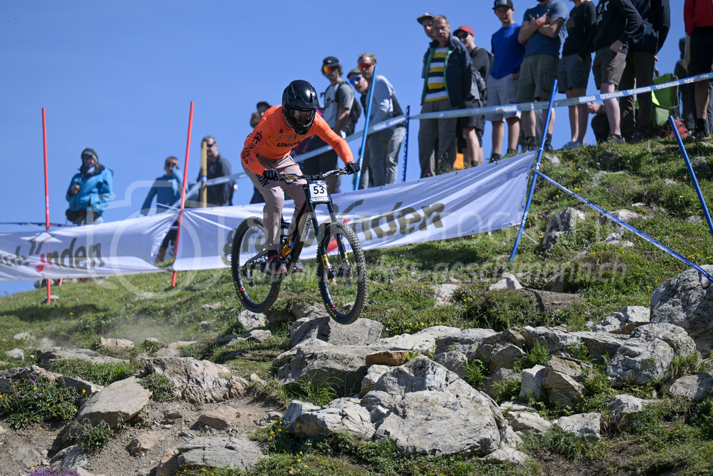 UCI Mountain Bike World Cup Lenzerheide 2022 - Downhill - 9. July 2022 | UCI Mountain Bike World Cup Lenzerheide 2022 - Downhill
Bike Kingdom, Lenzerheide
#53 ZWAR Oliver (SWE)
Bild: Sportfotografie Markus Aeschimann | www.markus-aeschimann.ch - Realisiert mit Pictrs.com