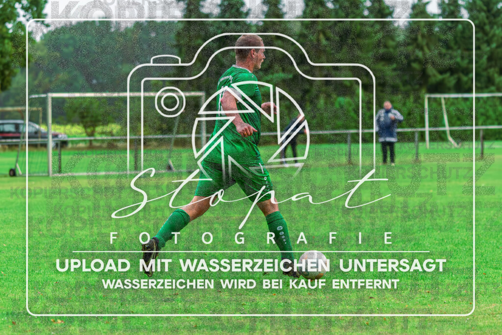 SGWFGFS-1094 | Tjark Landversicht (SG Wintermoor/Schuelern #13) beim Herren Kreisliga HK Spiel zwischen SG Schulern/Wintermoor und FG Fulde-Stellichte im Stadion Wintermoor, Schneverdingen (Simon Paul Stopat) - Realisiert mit Pictrs.com