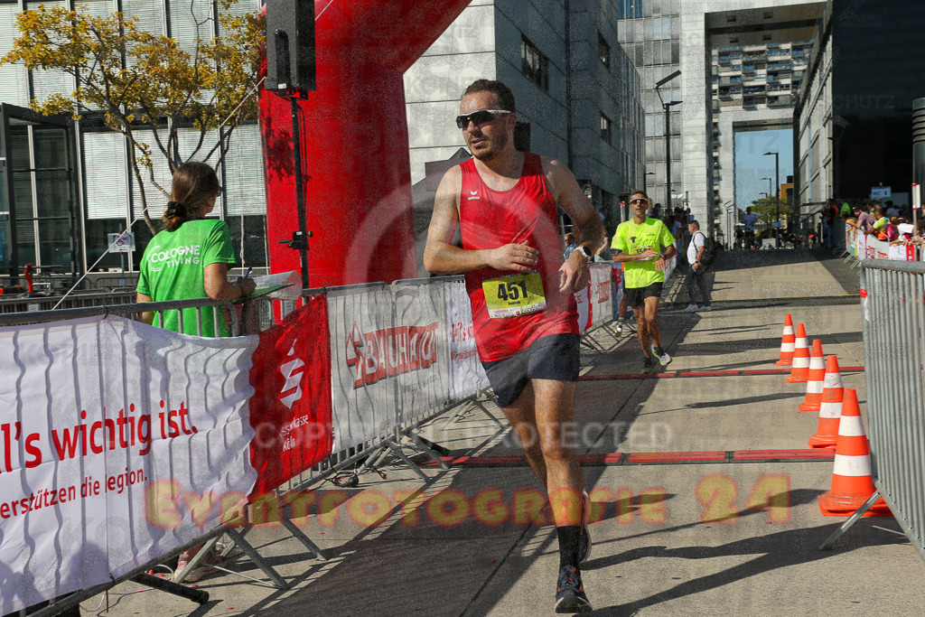 240921_1511_EX1_4559 | Sportfotografie im Rhein-Sieg Kreis, Köln, Bonn, NRW, Rheinland Pfalz, Hessen, etc. Unser Tätigkeitsfeld umfasst den Laufsport vom Volkslauf über den Marathon, Duathlon, Triathon bis zum Ultralauf wie Kölnpfad Ultra oder Schindertrail.