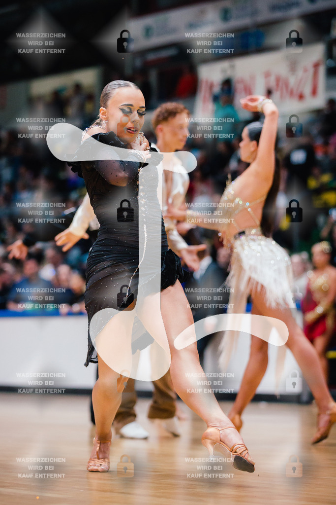 Hessen Tanzt WDSF Open Youth Latin 13th (14) Michael Bakscheev _ Julie Meck (Schwarz-Weiß-Club Pforzheim)-2025-05-17-0781 | Webshop for digital downloads and prints of dance sport, event & show photographer Julian Link - Realisiert mit Pictrs.com