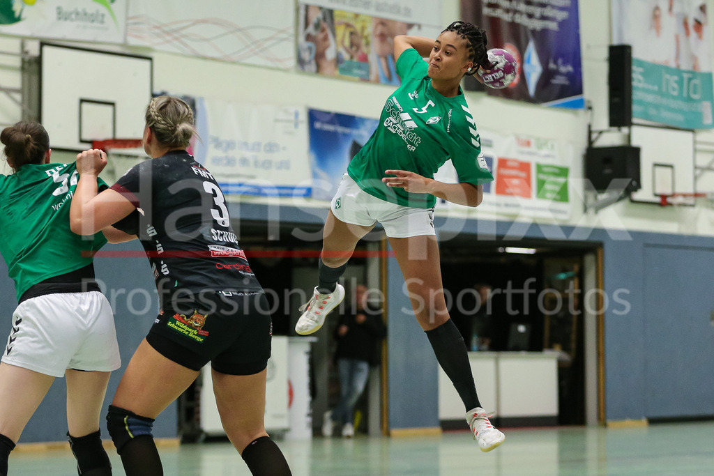 Handball, 2. Bundesliga Frauen, HL Buchholz 08-Rosengarten - SV Werder Bremen | v.li.: Naomi Conze (SV Werder Bremen, 5) beim Wurf, am Ball, Spielszene, Aktion, Action